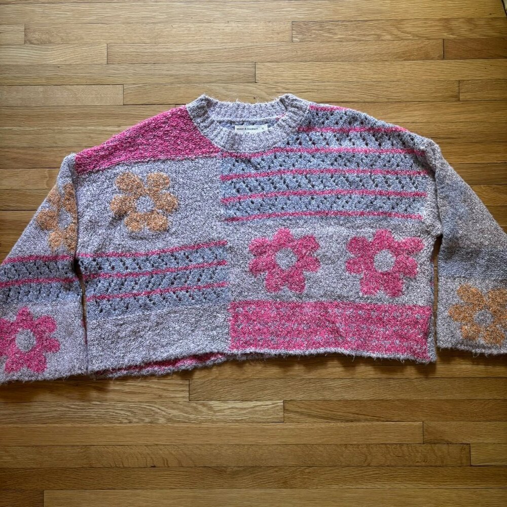 Moon & Madison Sweater M Floral Cropped Patchwork Bell‎ Sleeve Swifty Love Era